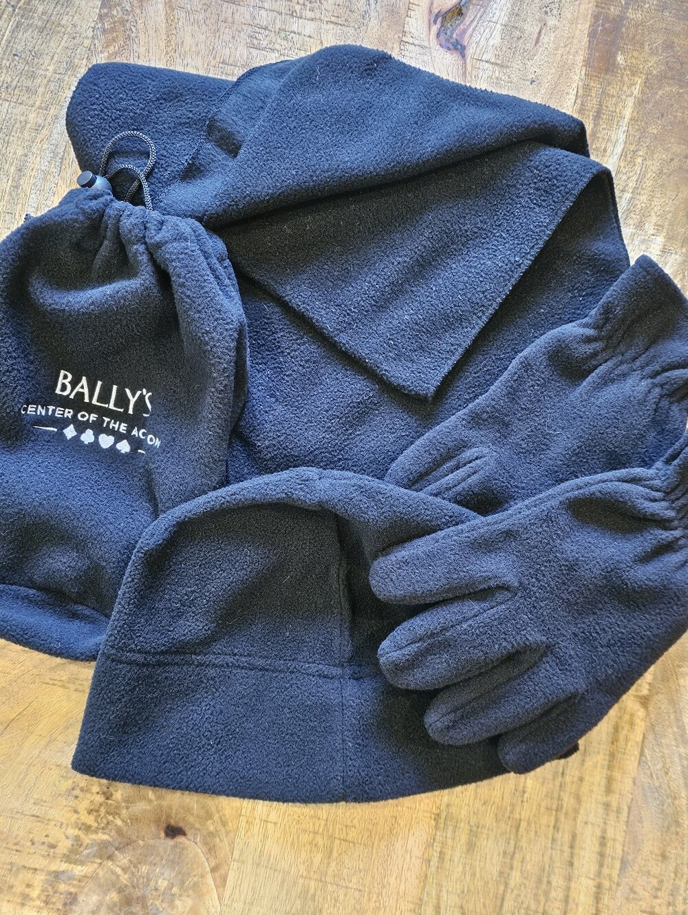 Bally's Casino Black Fleece Hat, Gloves,  Scarf, Travel Bag Set